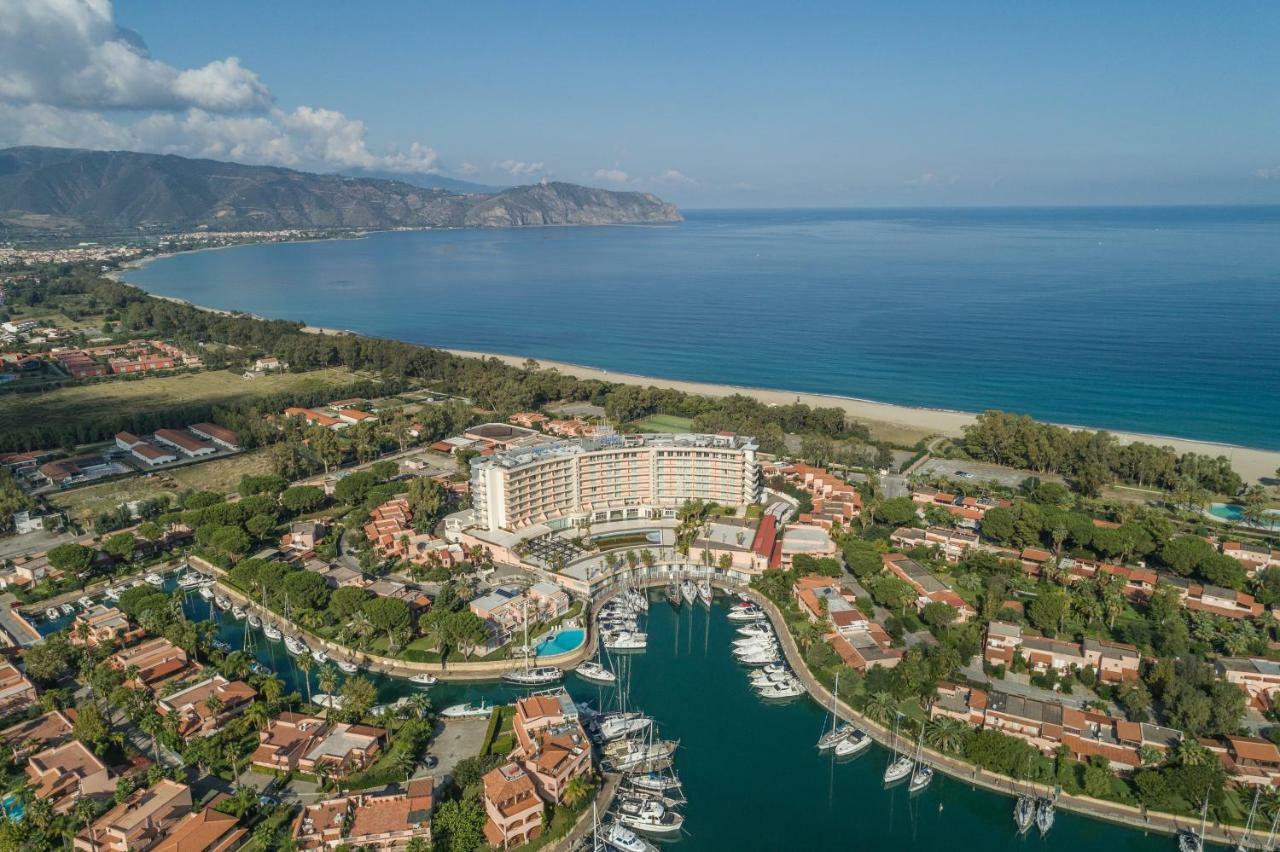 Residence Delfino, Portorosa Furnari Exteriör bild
