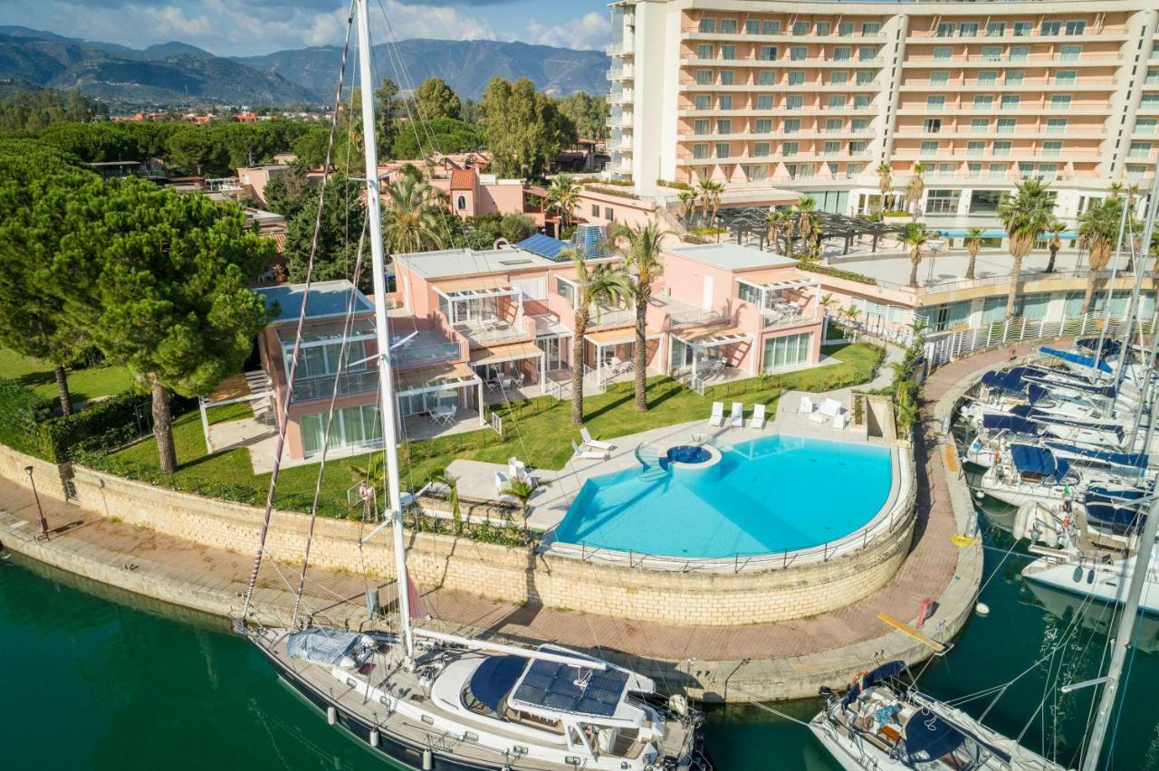 Residence Delfino, Portorosa Furnari Exteriör bild