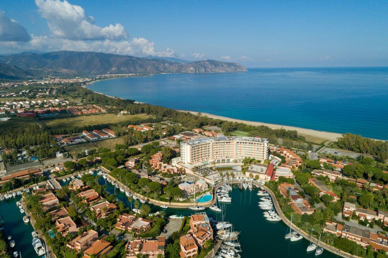 Residence Delfino, Portorosa Furnari Exteriör bild