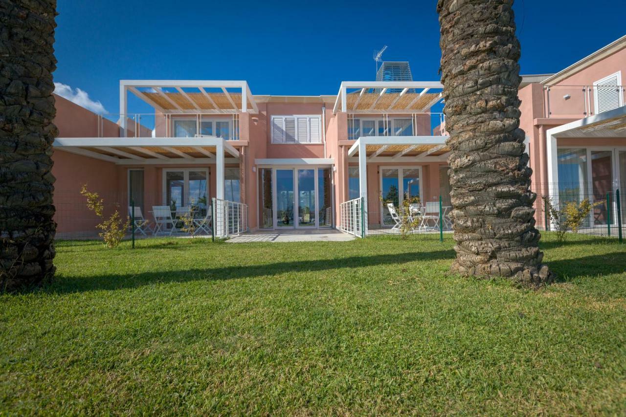 Residence Delfino, Portorosa Furnari Exteriör bild