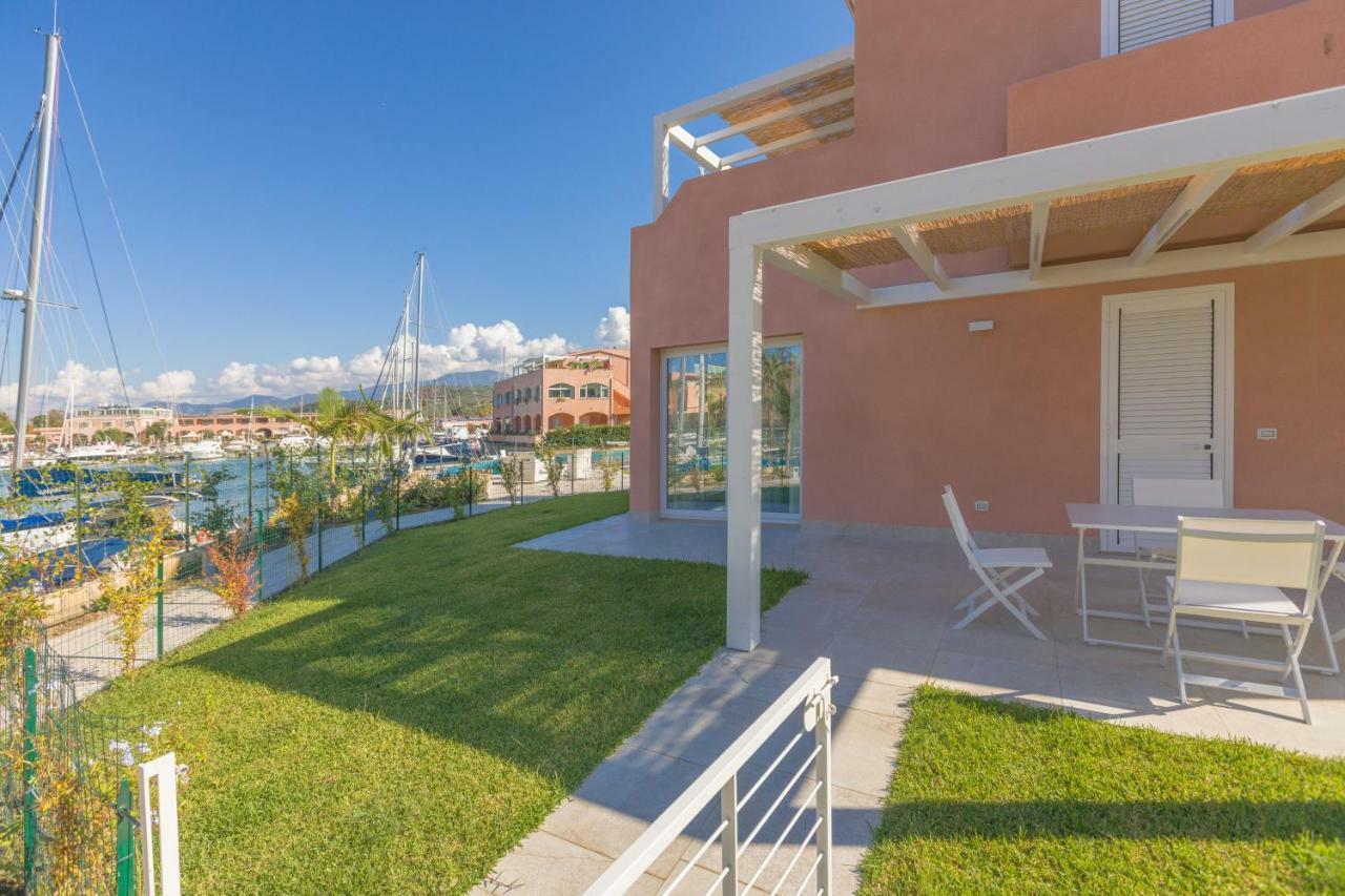 Residence Delfino, Portorosa Furnari Exteriör bild