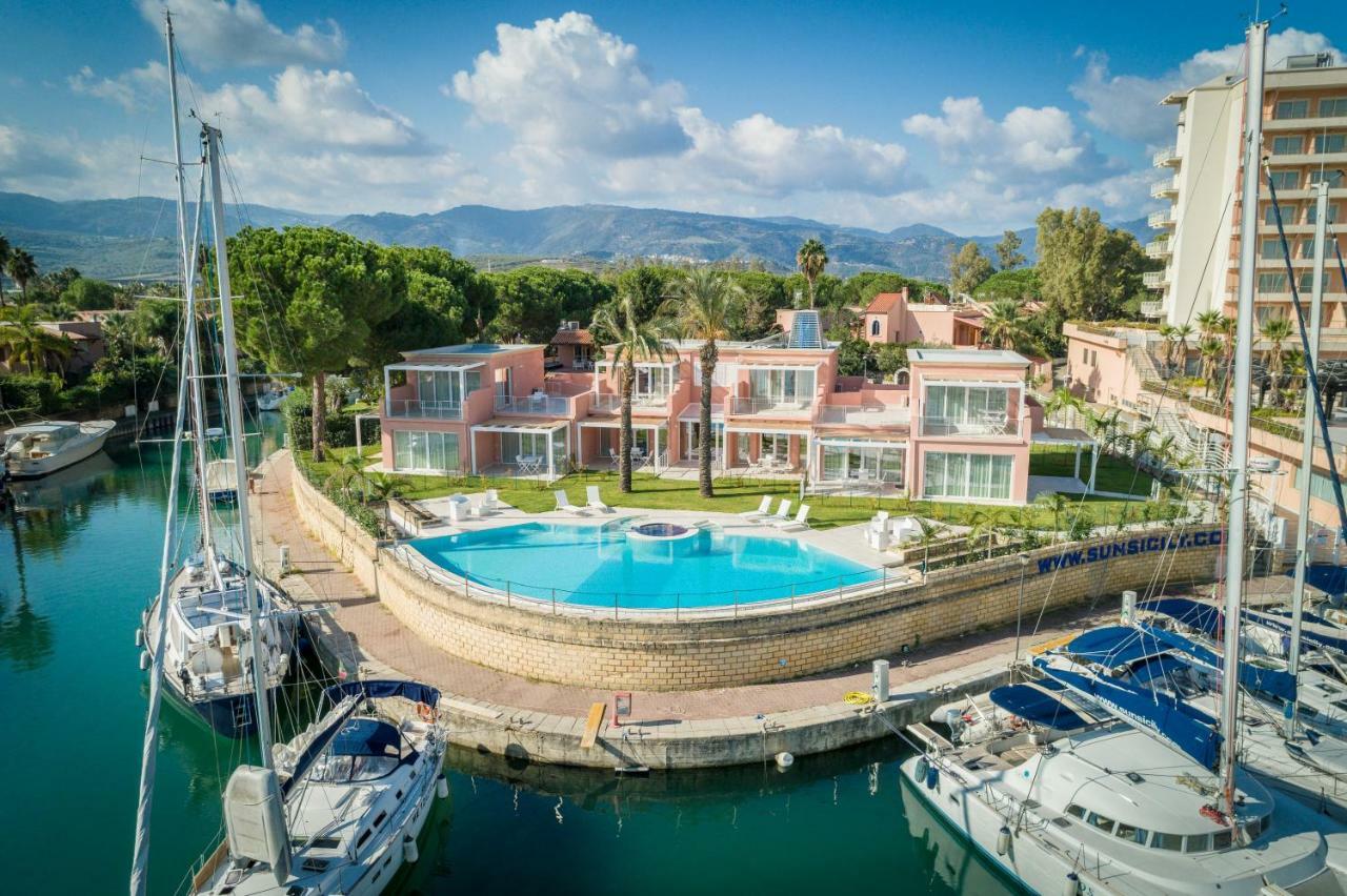 Residence Delfino, Portorosa Furnari Exteriör bild
